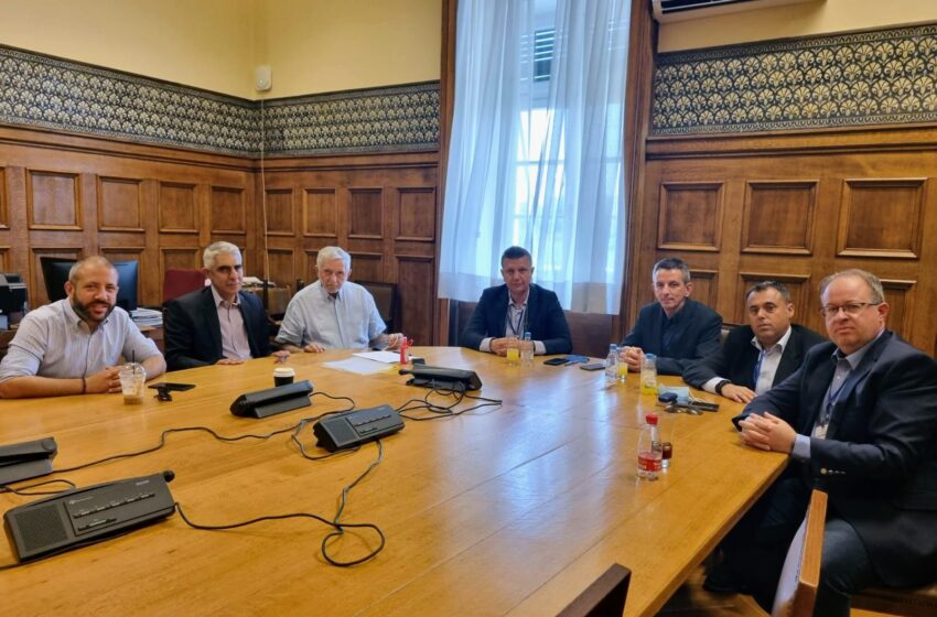 Ενημερωτική συνάντηση στη Βουλή του προεδρείου του ΣΟΕΔ με τους Τομεάρχες Άμυνας ΣΥΡΙΖΑ Θοδωρή Δρίτσα και Γιώργου Τσίπρα