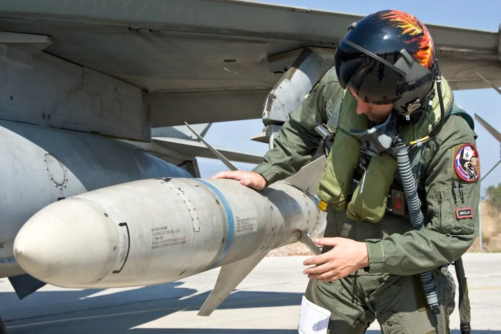 https://hellasjournal.com/2021/01/i-haf-den-stamata-sta-rafale-ke-tous-meteor-klini-palious-logariasmous-ke-oplizi-apo-tora-ta-viper/