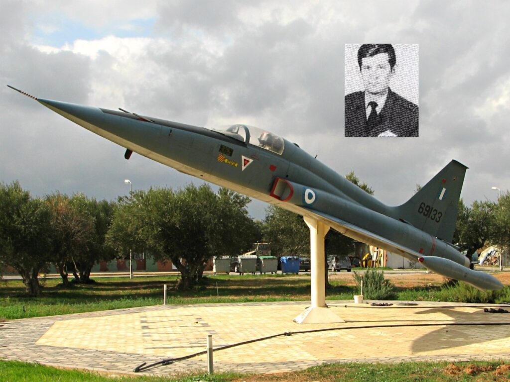 F-5A Υποσμηναγός (Ι) Βασίλειος Νταβαρινός