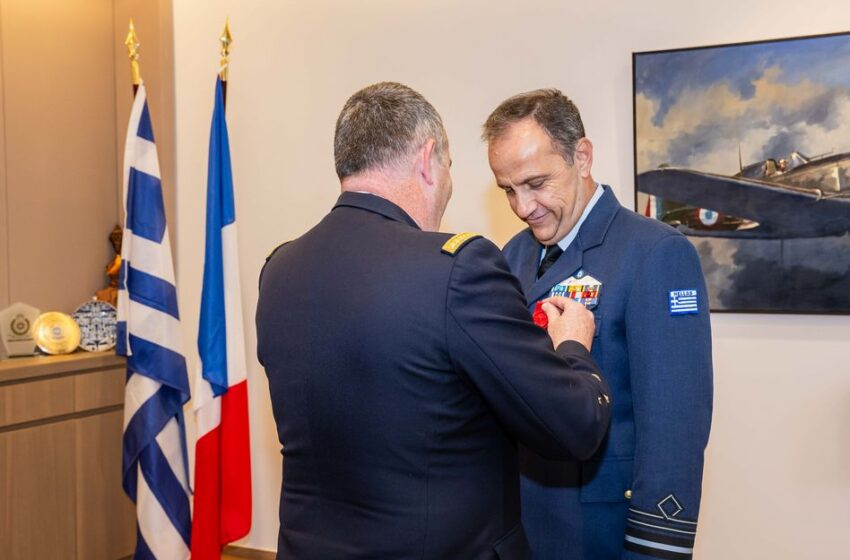  Τιμητική διάκριση για τον Έλληνα Α/ΓΕΑ με το Μετάλλιο Αξιωματικού του Εθνικού Τάγματος της Λεγεώνας της Τιμής